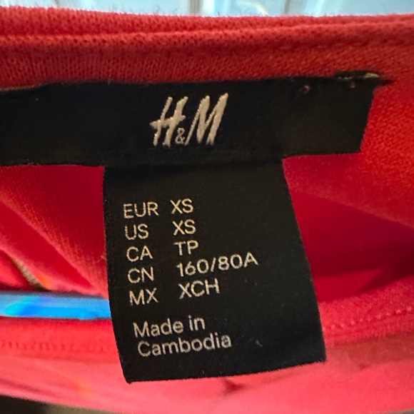 Red H&M 3/4 sleeve mini dress - Picture 2 of 3